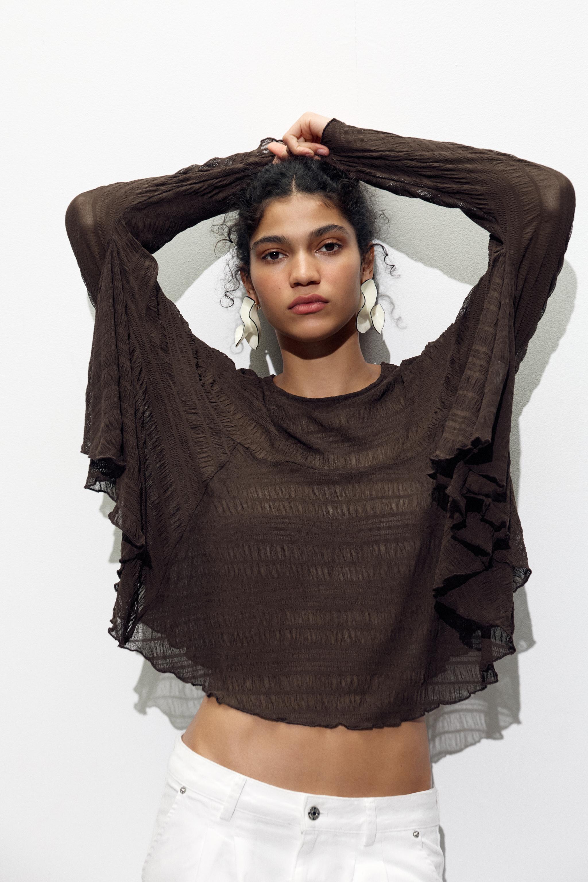 TEXTURED CAPE TOP