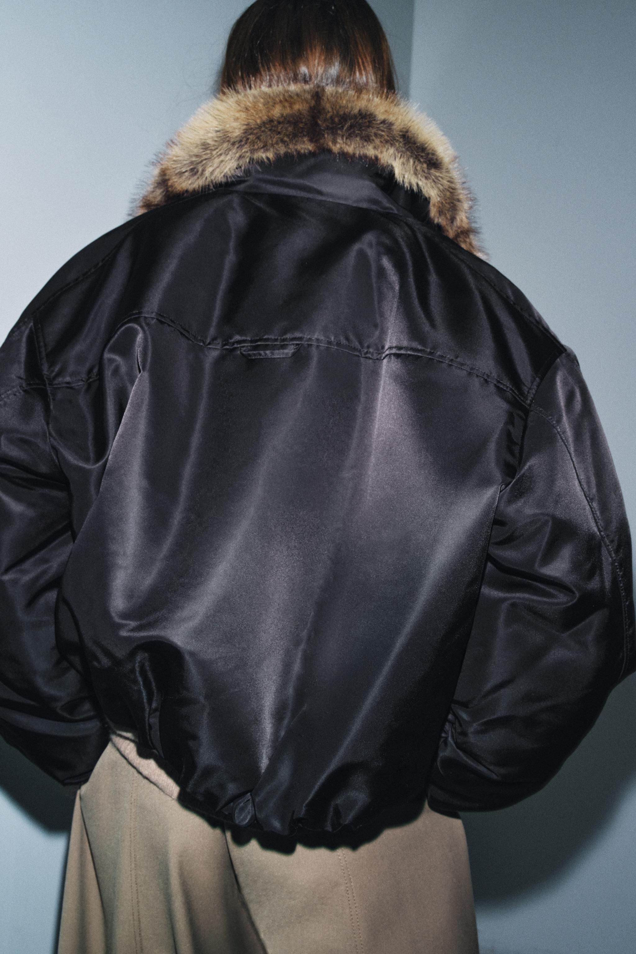 ZW COLLECTION フェイクファー襟ボンバージャケット - ブラック | ZARA