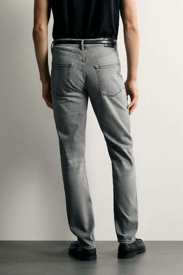 JEANS DE AJUSTE DELGADO BÁSICOS 3