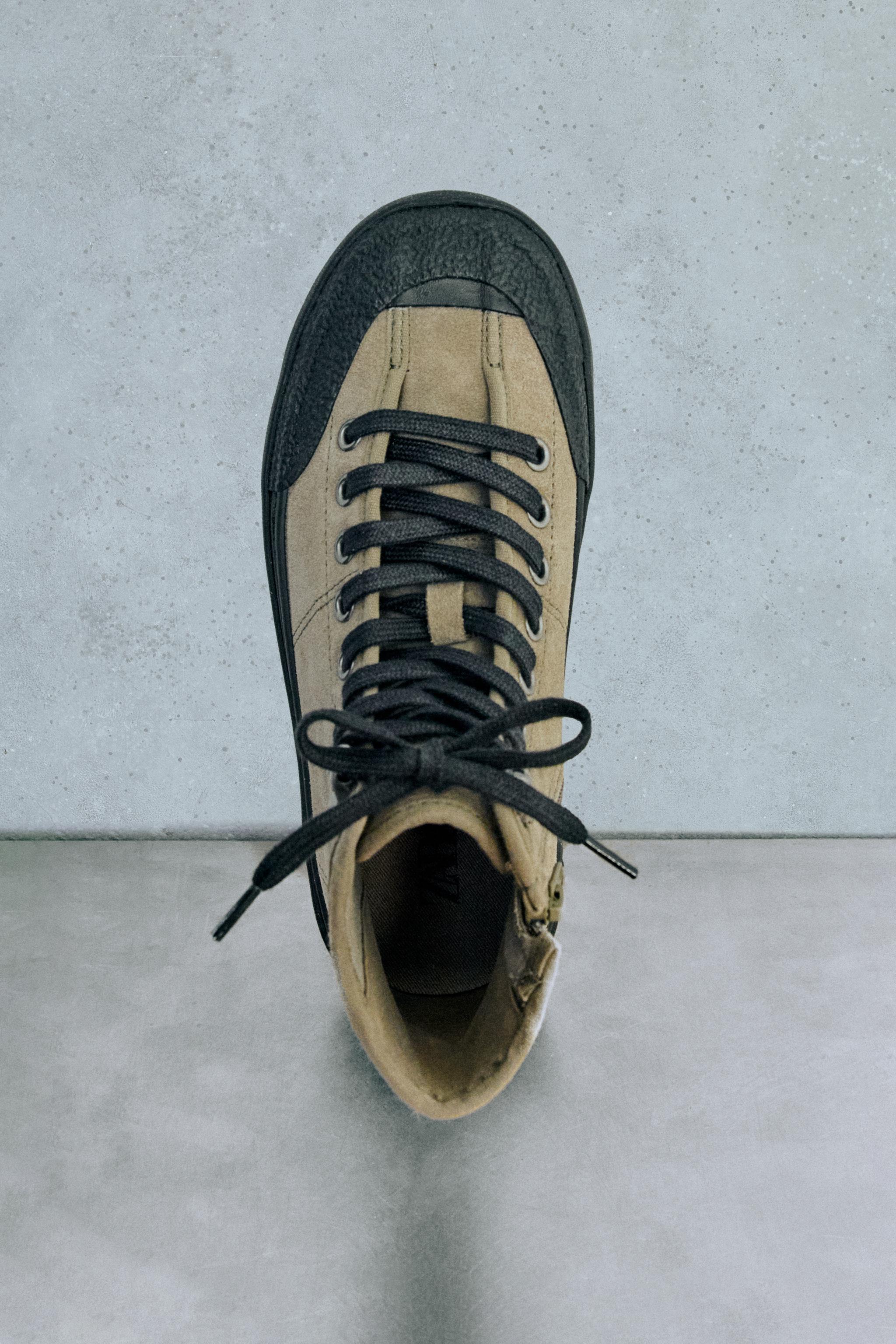 LEATHER SPORTY ANGLE BOOTS — Gray
