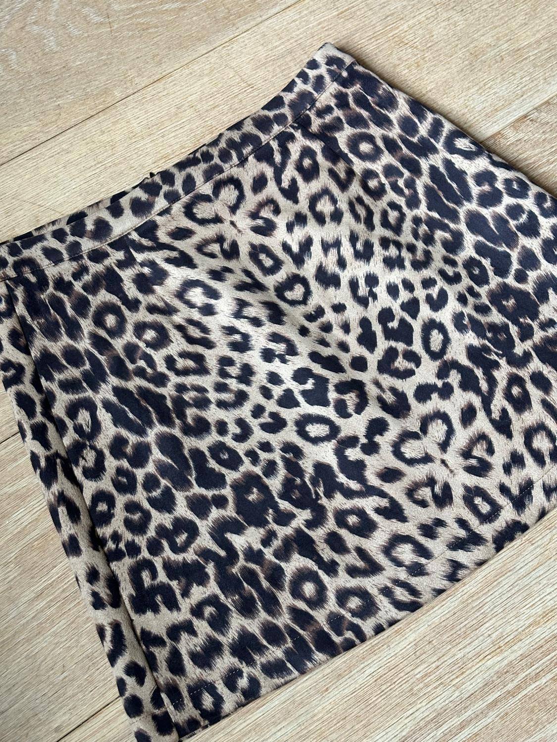 LEOPARD PRINT SUEDE MINI SKIRT - Image 2