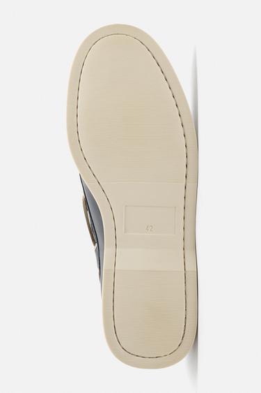 CHAUSSURES BATEAU EN CUIR - Bleu de Zara - Image 6