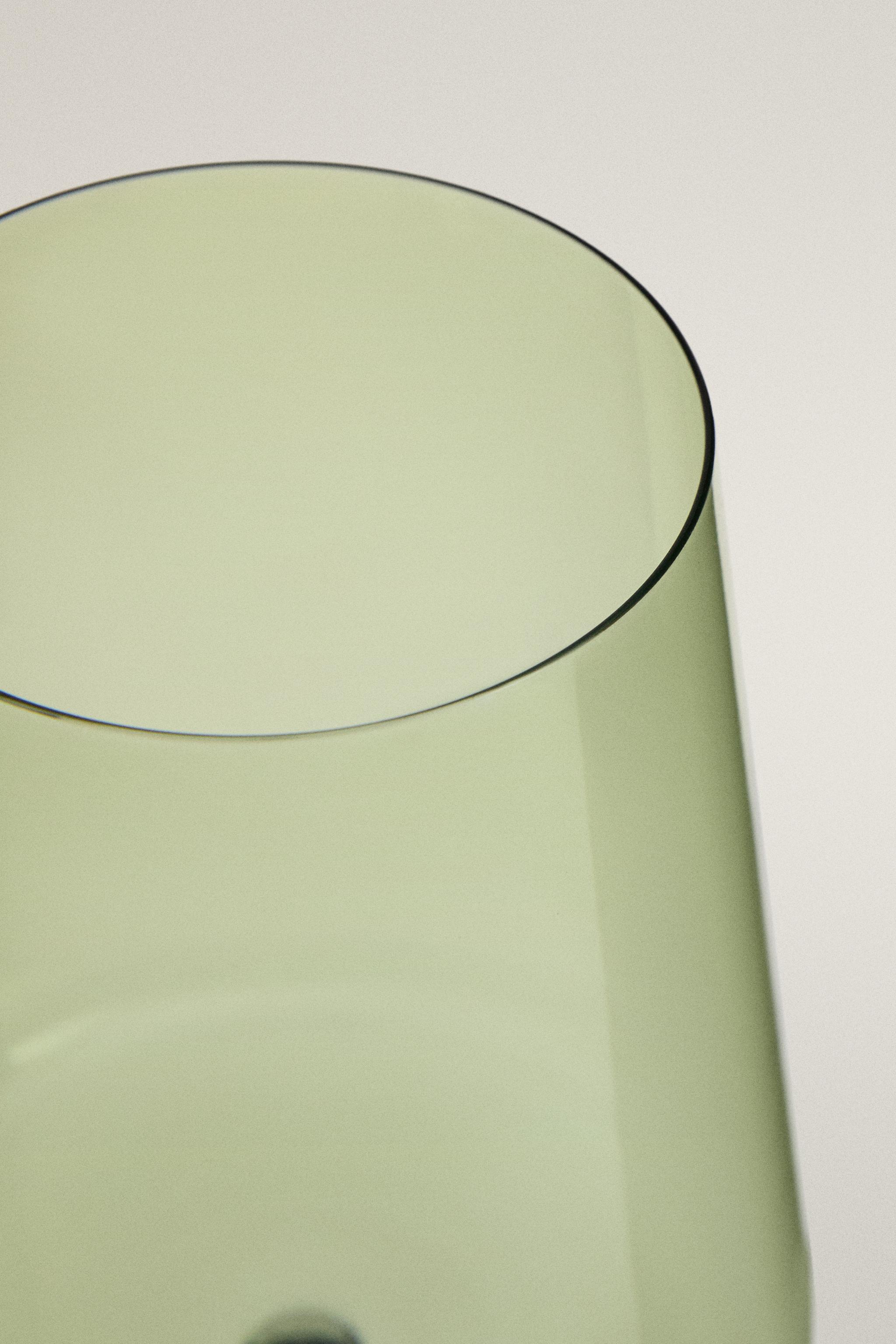 CONICAL CRYSTALLINE GLASS