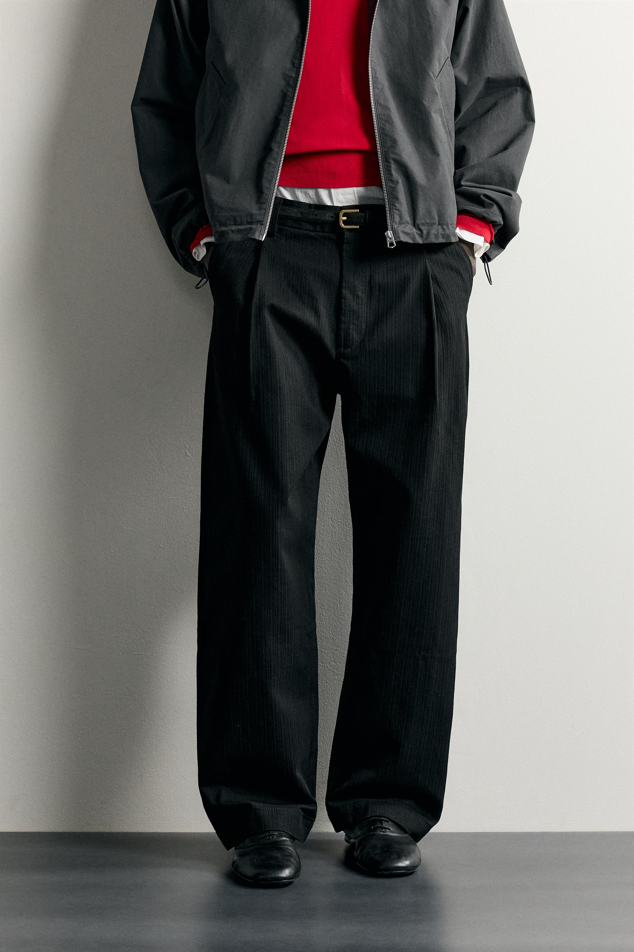 RELAXED FIT PLEATED CHINO PANTS