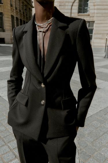 FITTED BLAZER WITH SHOULDER PADS - Black by Zara