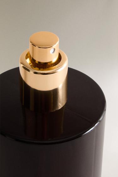 (200 ML) GINGERBREAD HOME SPRAY - Red by Zara