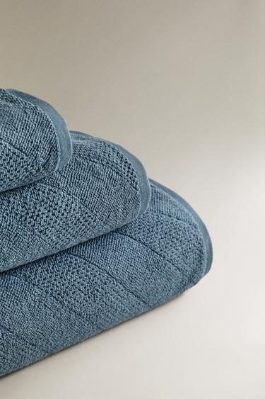 DIAGONAL TEXTURE BATH TOWEL - dusty blue by Zara - Image 1