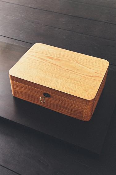 WOODEN JEWELLERY BOX WITH MIRROR - Brown by Zara