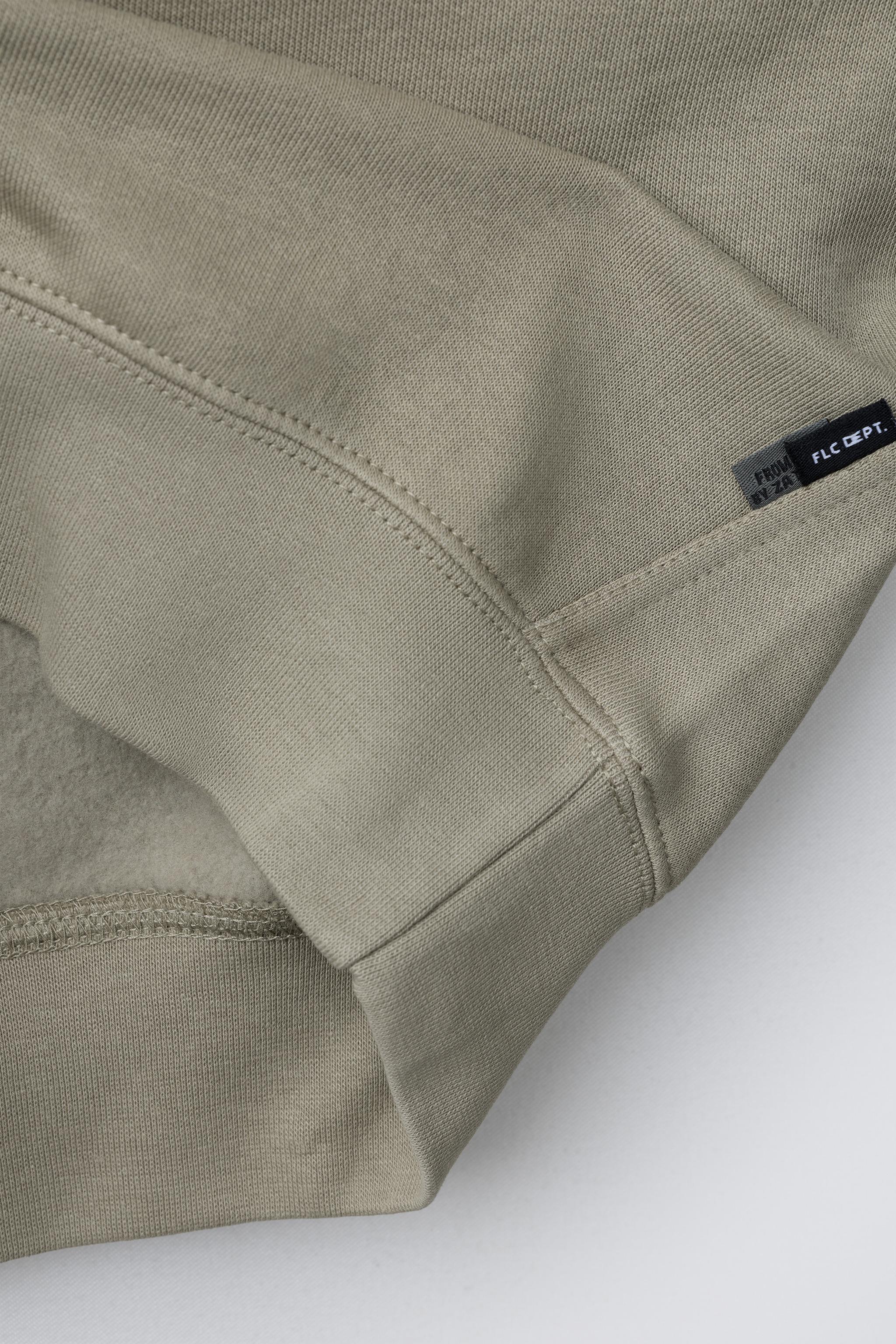 SWEAT BASIQUE ÉTIQUETTE