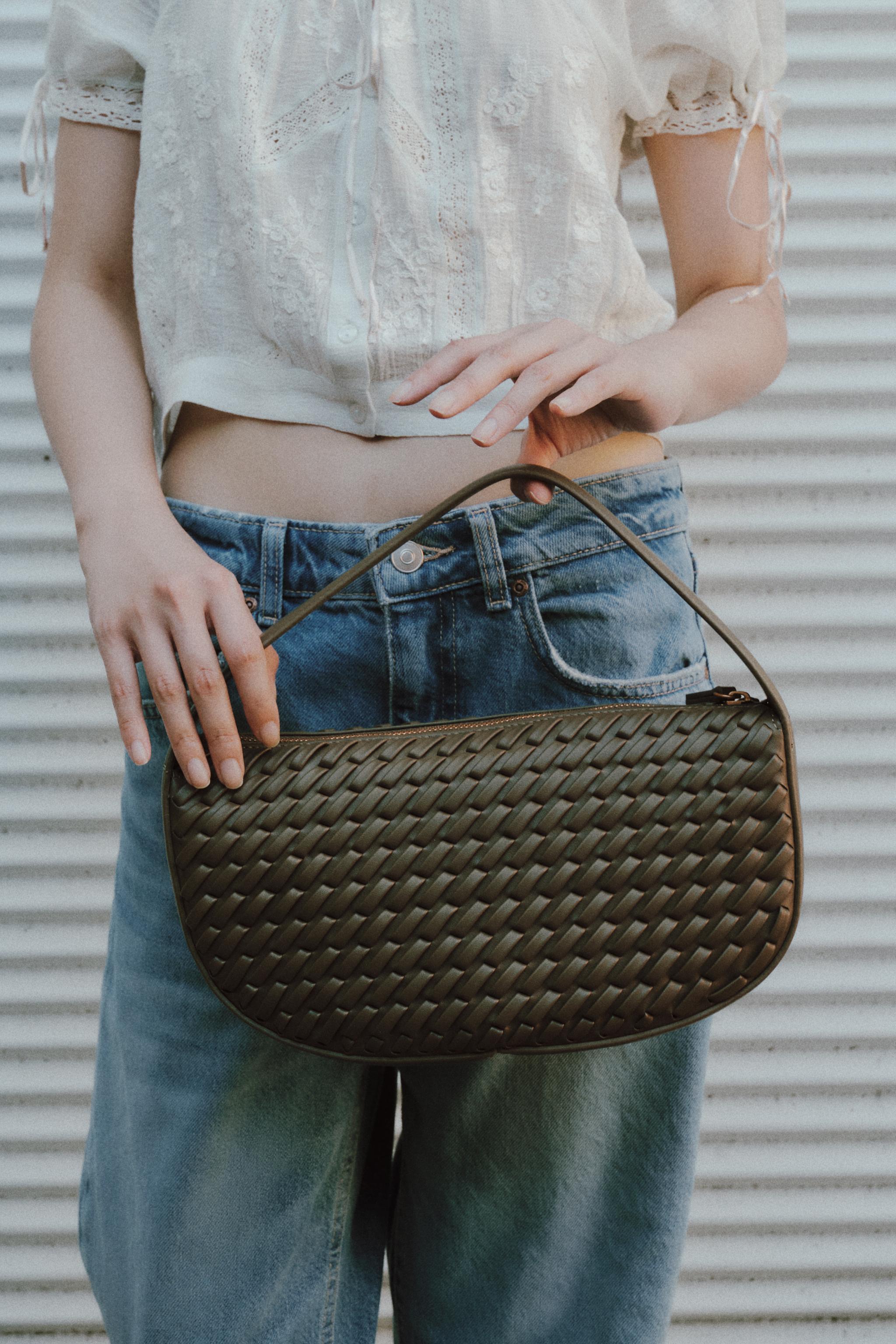 【新品未使用】ZARA かごバッグ 編み込みハンドババッグ 新品未使用】ZARA かごバッグ 編み込みハンドババッグ Amazon.co