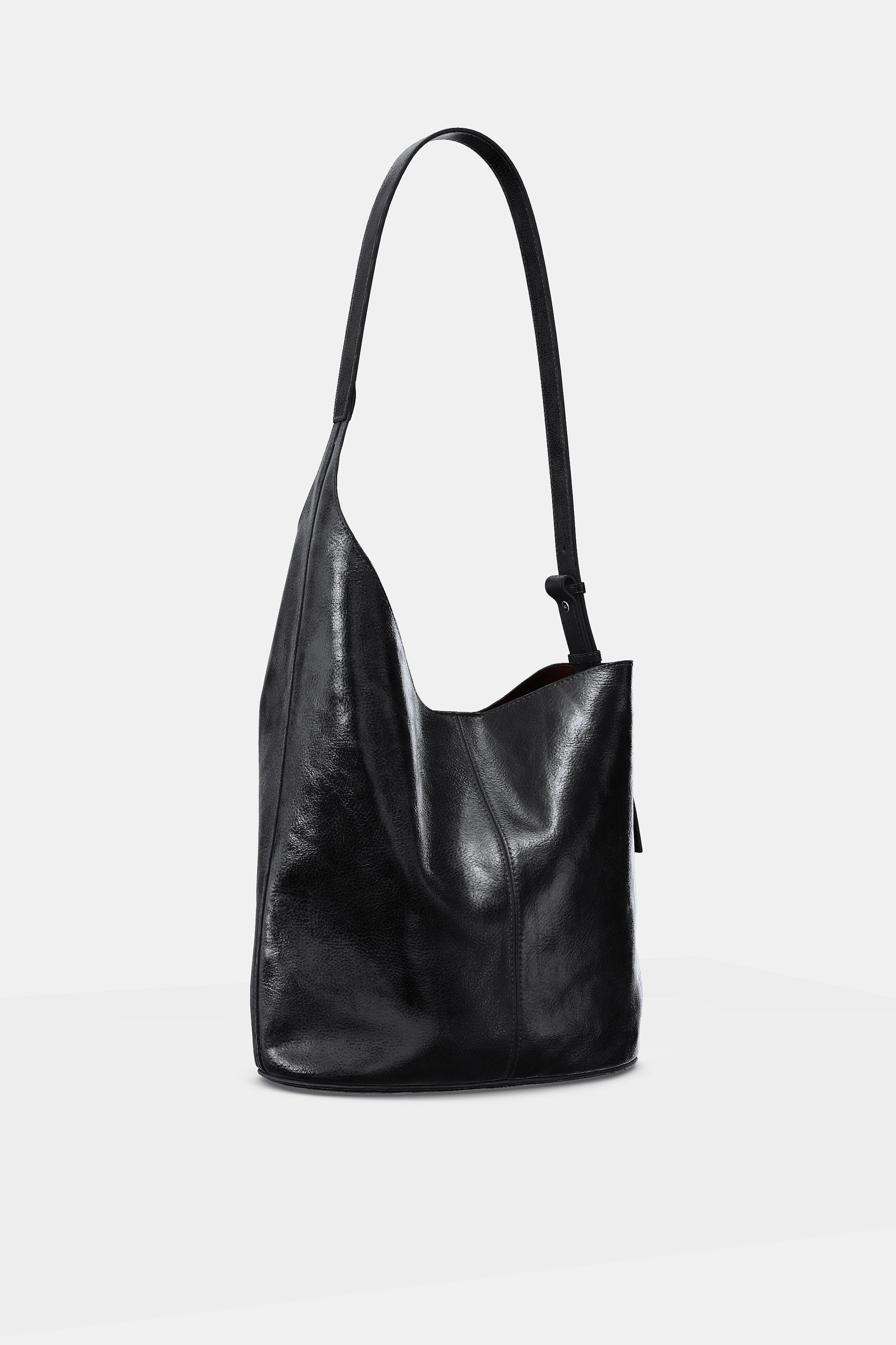 BOLSO PIEL SACA ASIMÉTRICA - Negro de Zara