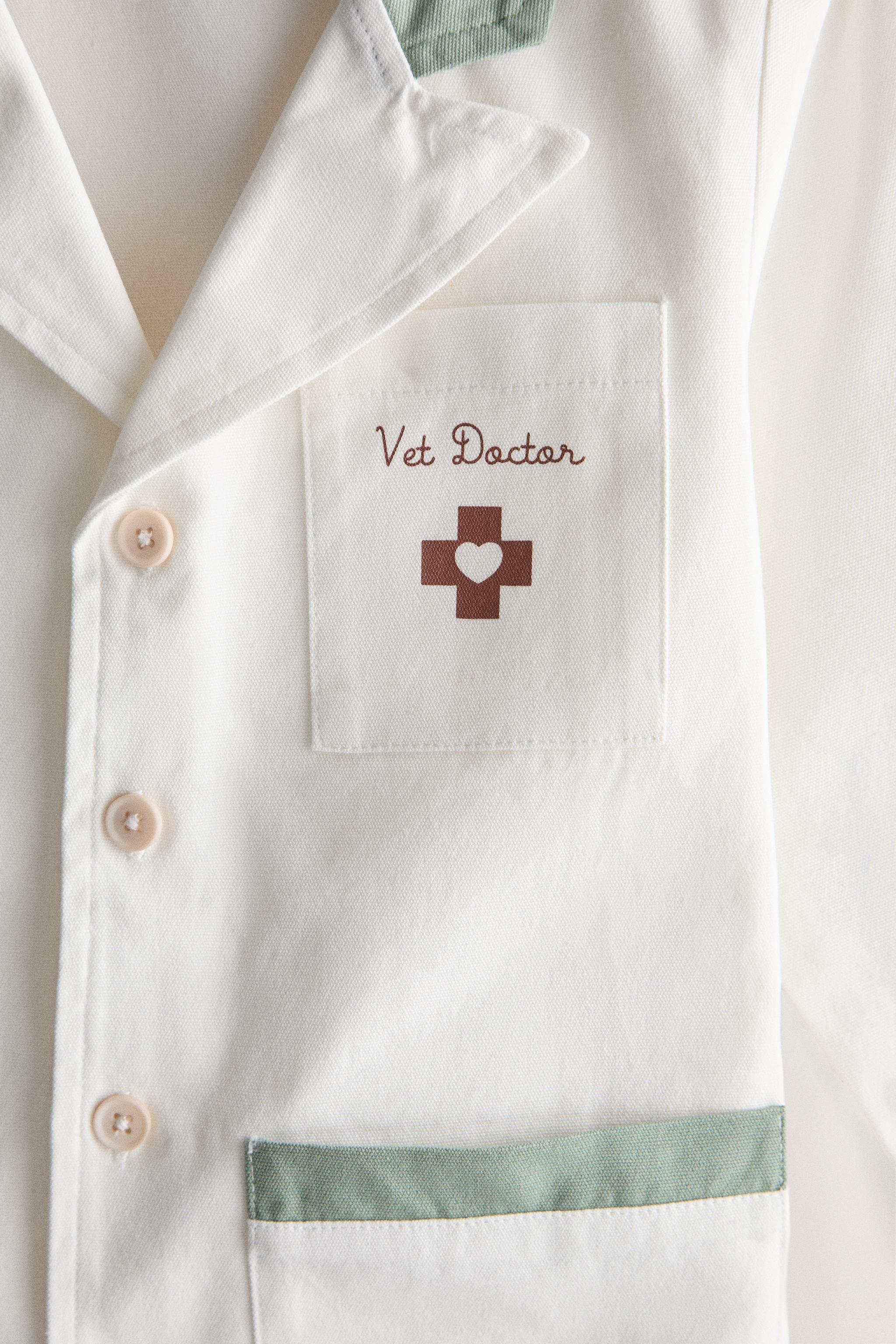 KIDS’ VETERINARIAN COSTUME — White / Green