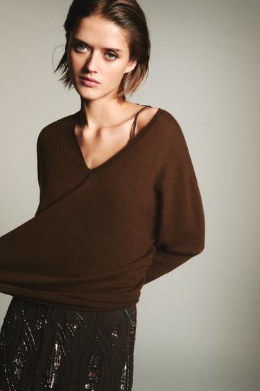 100% EXTRA SOFT WOOL V-NECK JUMPER - Brown by Zara