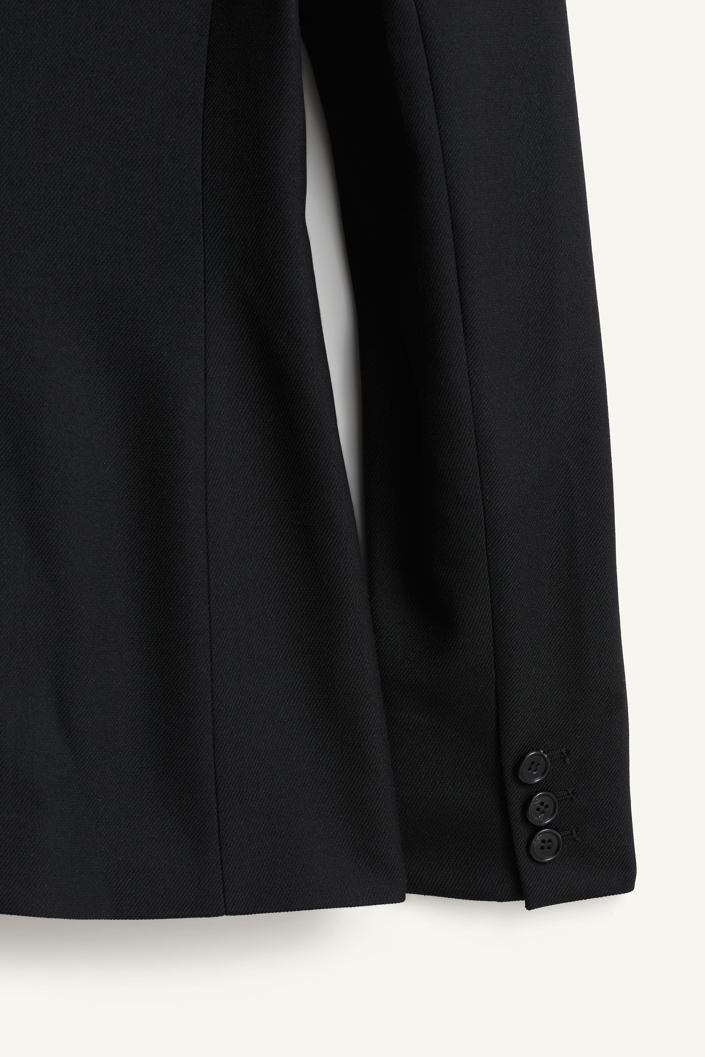 BLAZER AVEC PLIS AUX ÉPAULES ÉDITION LIMITÉE