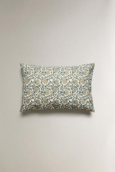 FUNDA COJÍN FLORES - Verde claro de Zara - Imagen 0