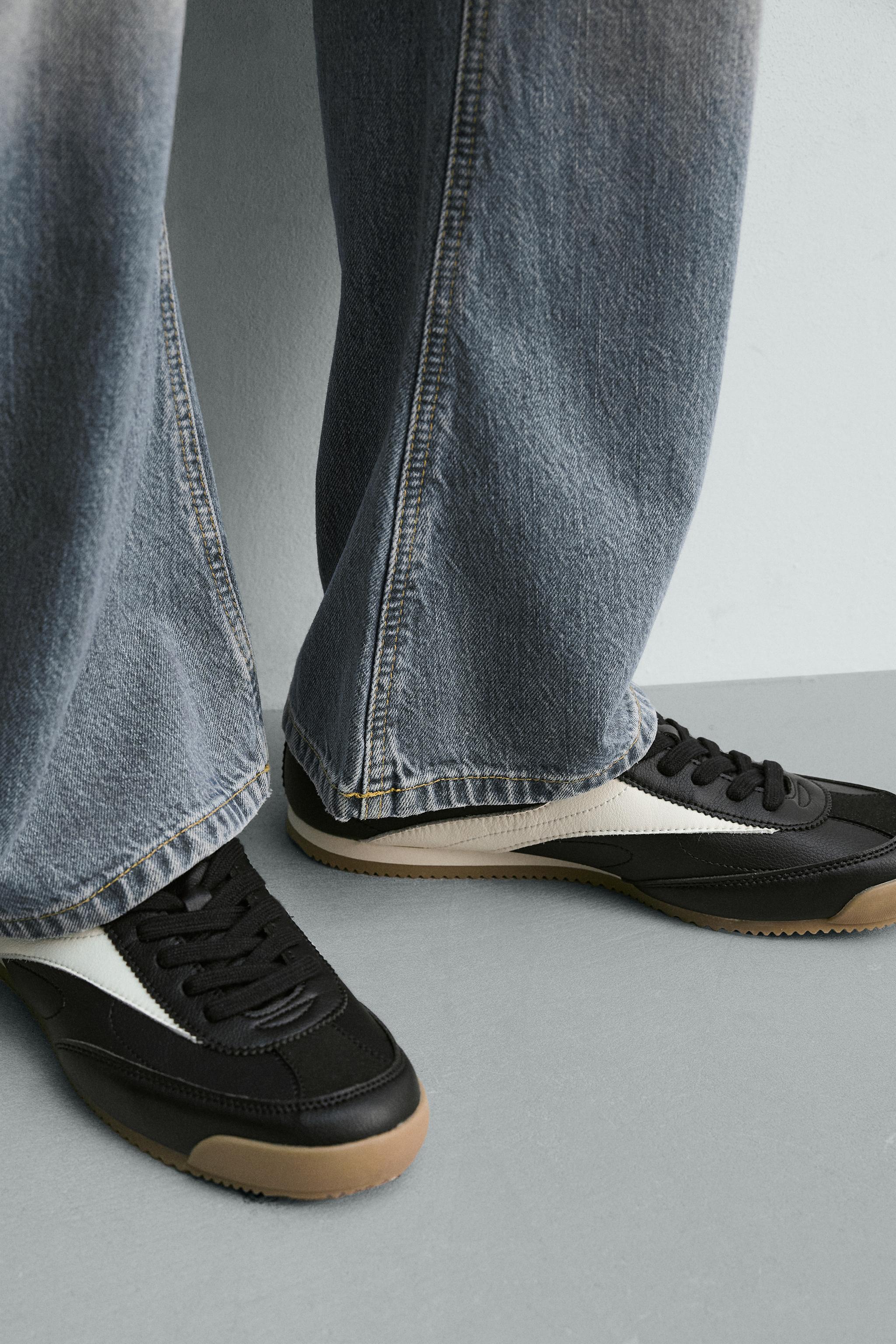 RETRO STYLE SNEAKERS