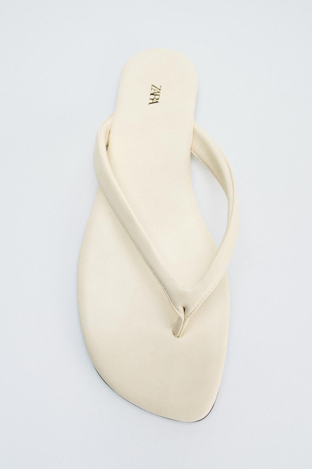 FLAT TOE-POST SANDALS
