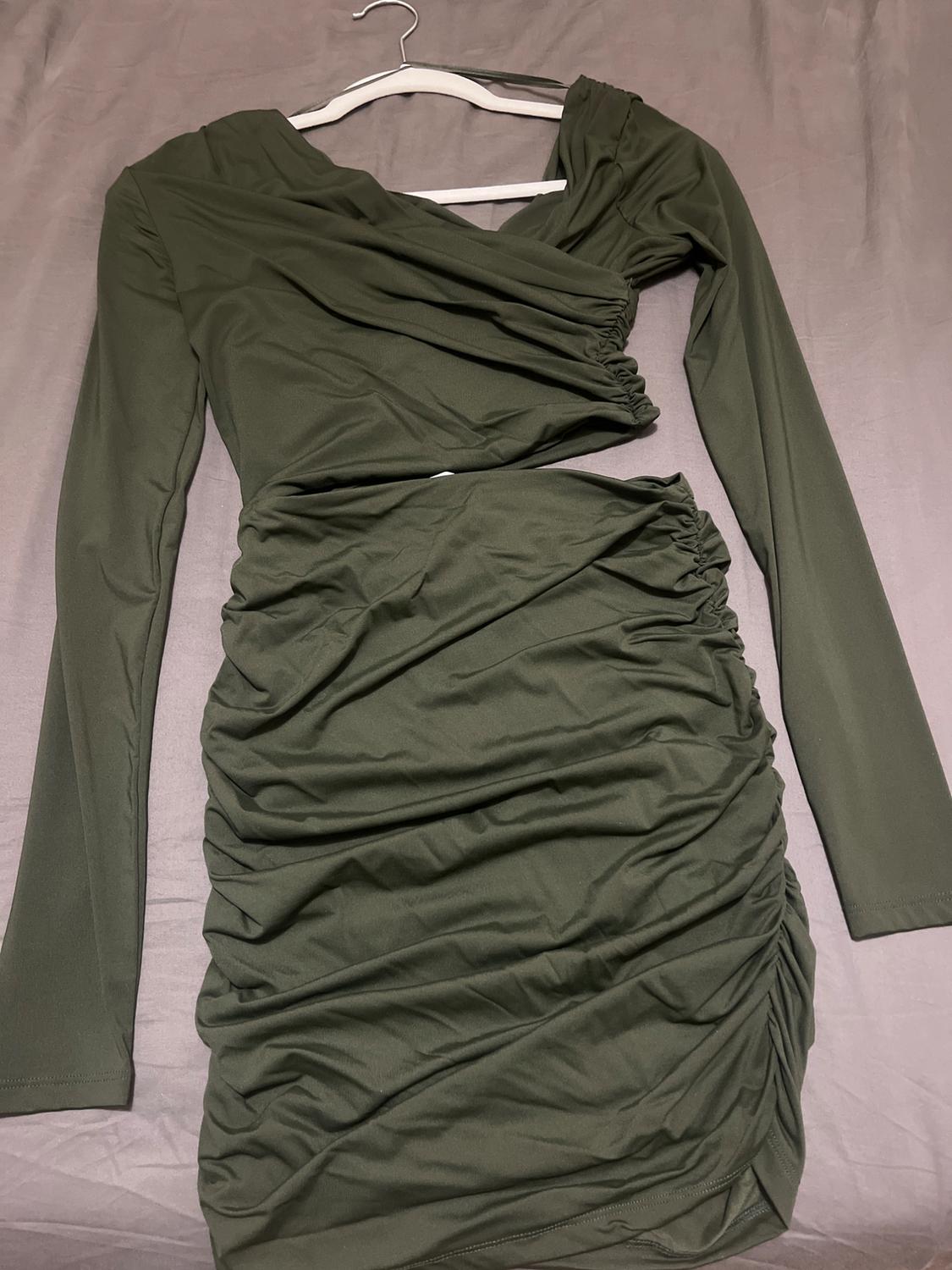 FITTED DRESS WITH CUT-OUT DETAIL - Image 2