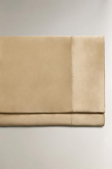 شرشف علوي من حرير التوت - ذهبي الخاص بـ Zara