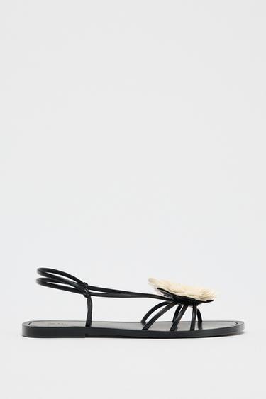 FLAT SANDALS WITH FLOWER - Black by Zara