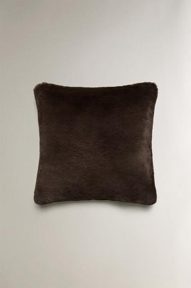 FAUX FUR CUSHION COVER - Dark brown by Zara