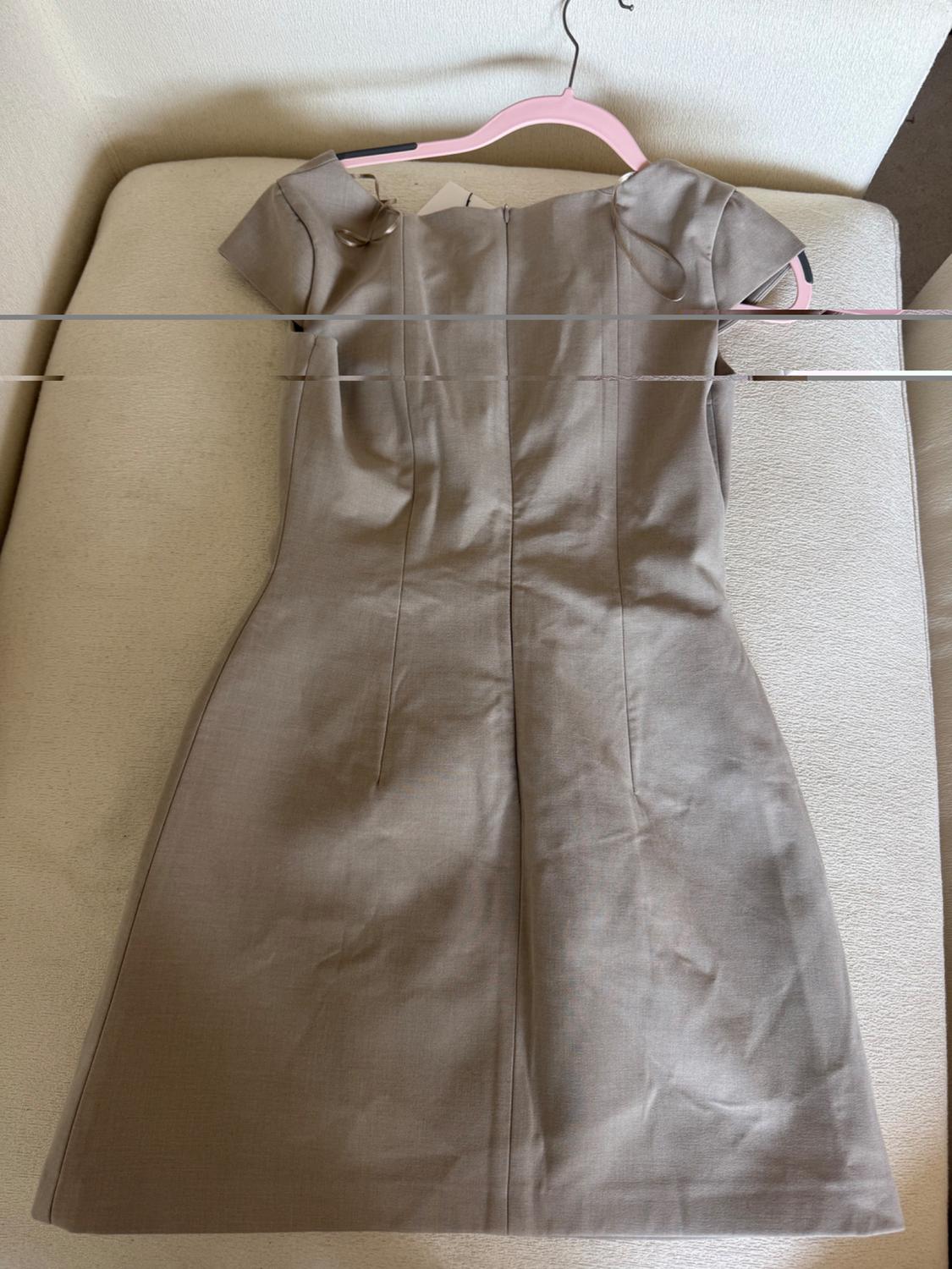 VESTIDO CORTO ENTALLADO - Image 3