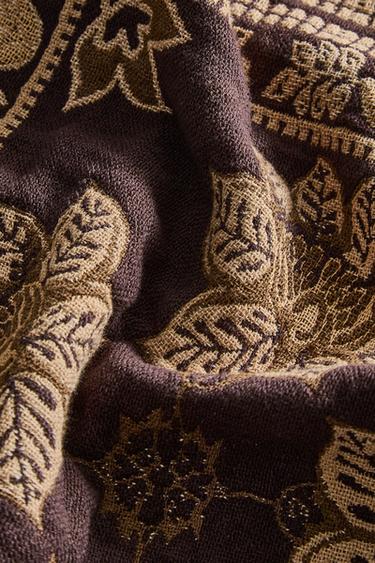 MANTA COM JACQUARD DE FLORES - Marrom da Zara