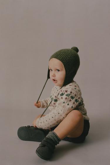 GORRO PUNTO POMPÓN - Verde vigoré de Zara