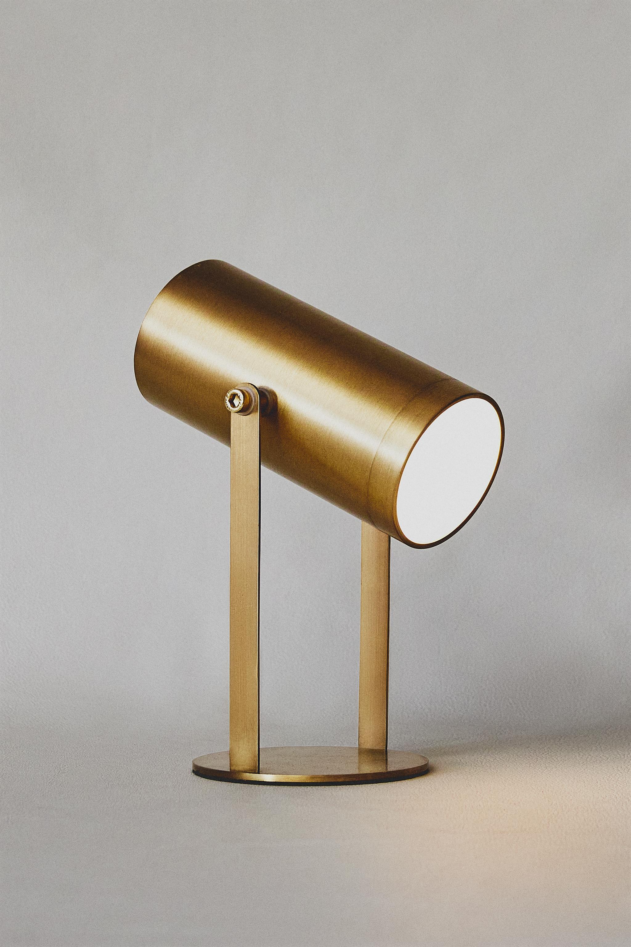 ZARA  スタンドランプ TRIPOD BASE FLOOR LAMP | Zara Home United States of America