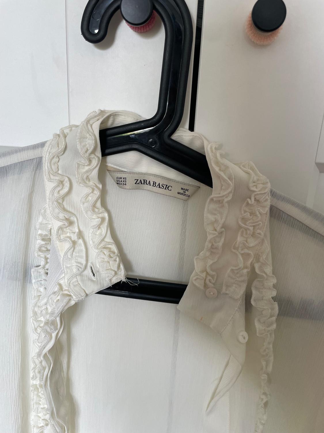 FLOWING BLOUSE WITH FRILLS - Image 3