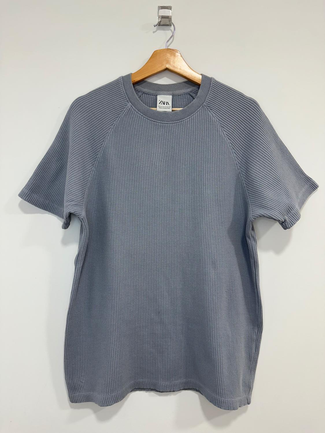 TEXTURED T-SHIRT