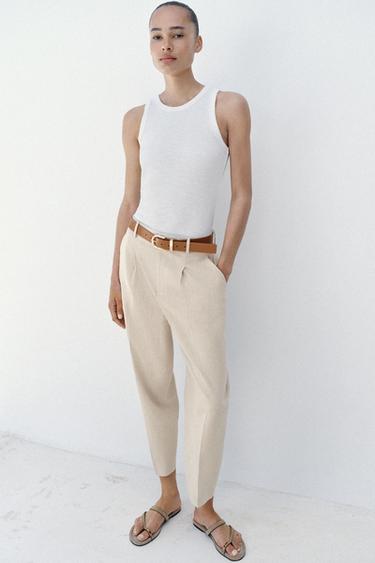 БРЮКИ ИЗ ЛЬНА С ЗАЩИПАМИ И РЕМНЕМ — СВЕТЛО-БЕЖЕВЫЙ от Zara