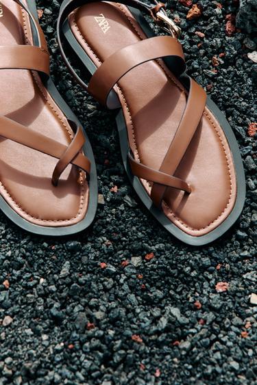 SANDALES BRIDES DOIGT - Marron de Zara - Image 4