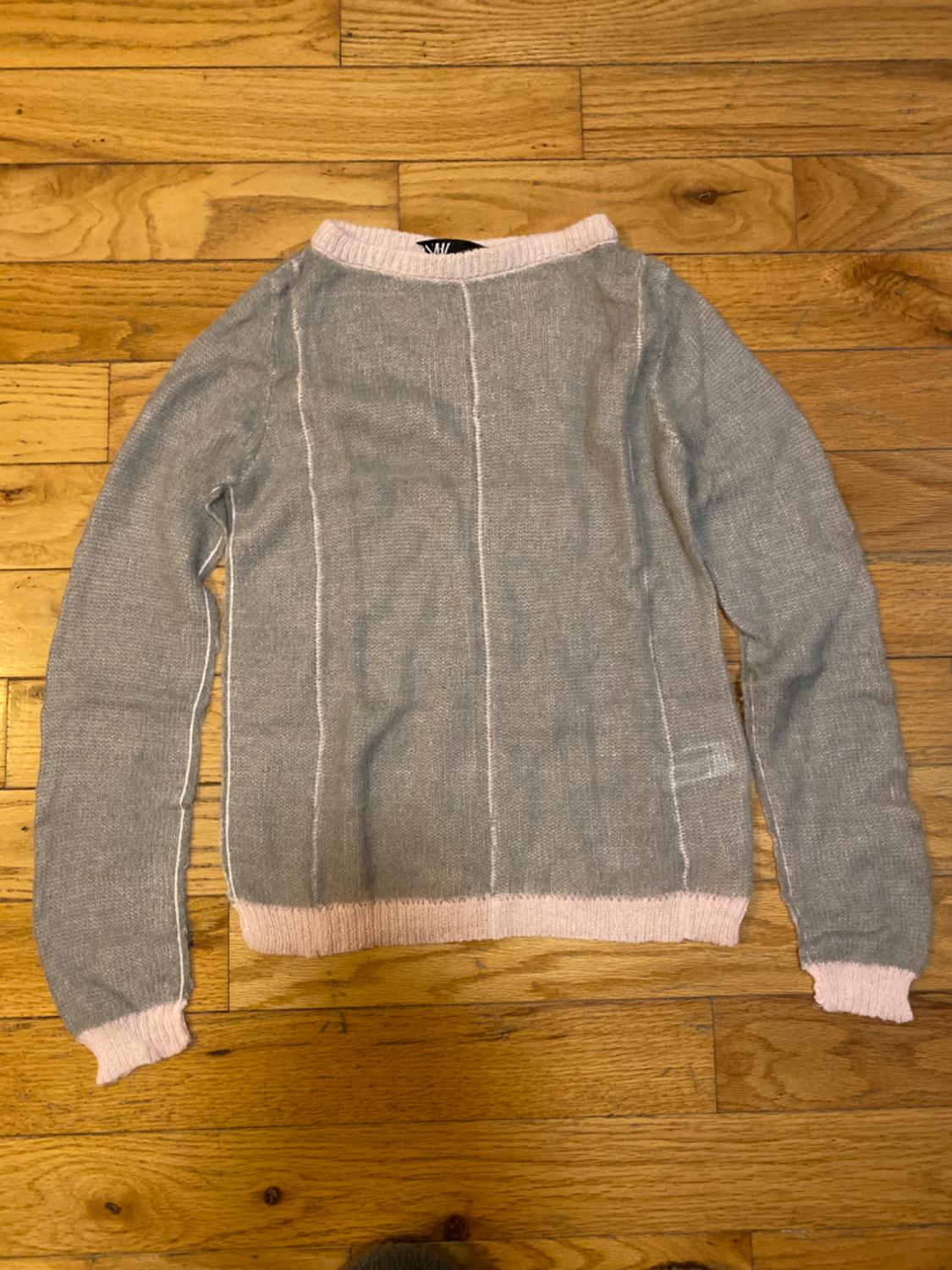 PRONOUNCED TOPSTITCHED KNIT SWEATER