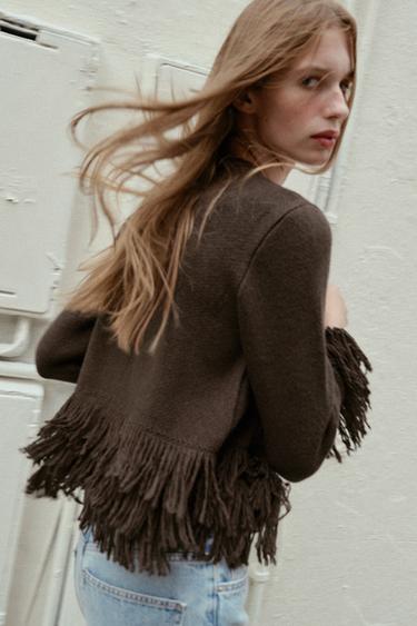 GILET EN MAILLE À FRANGES ET BOUTON - Marron de Zara - Image 5