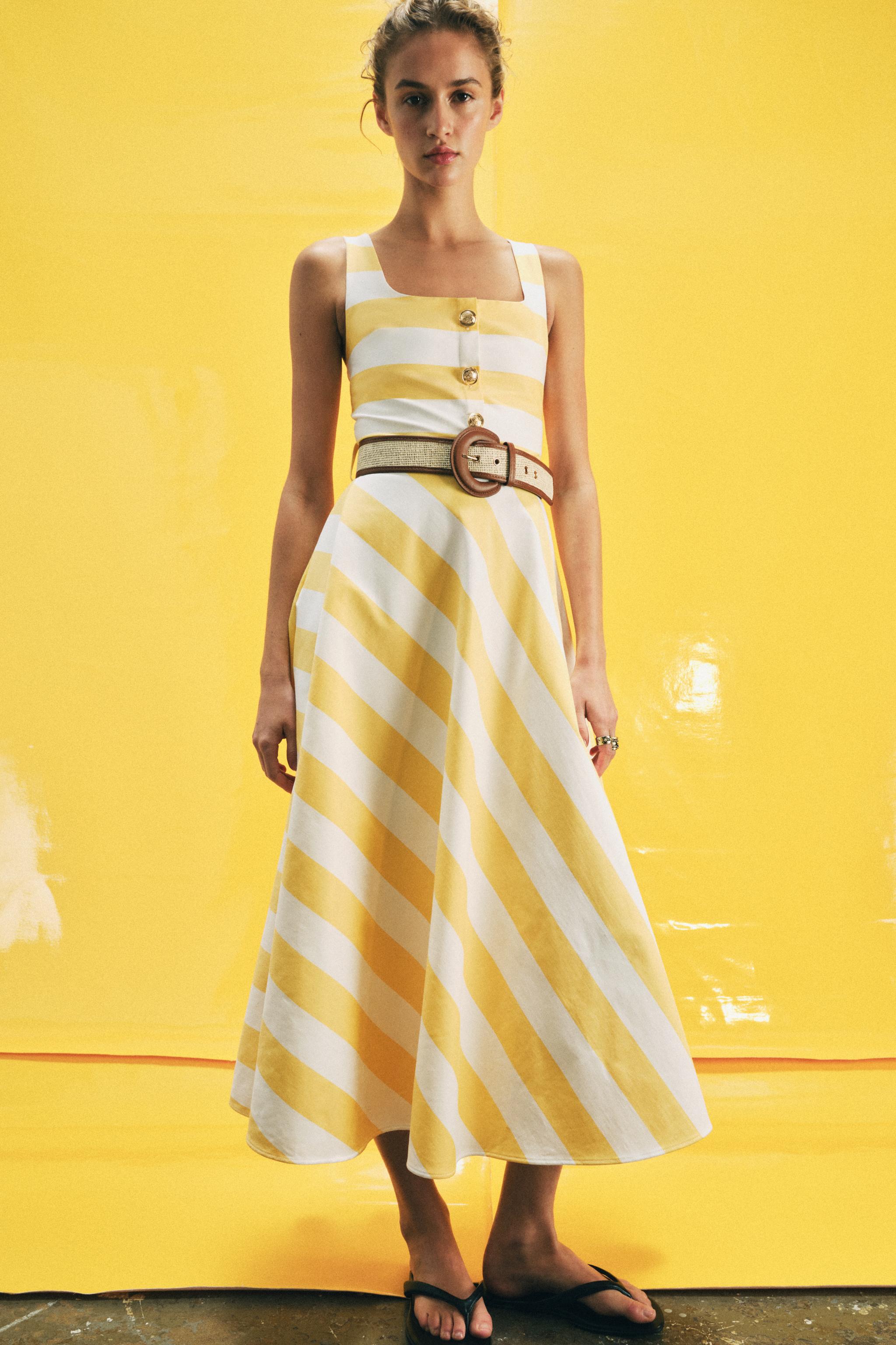 ROBE MI-LONGUE À RAYURES AVEC CEINTURE