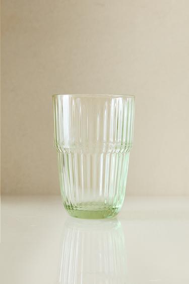 FARBIGES GLAS MIT STREIFEN - Grün von Zara