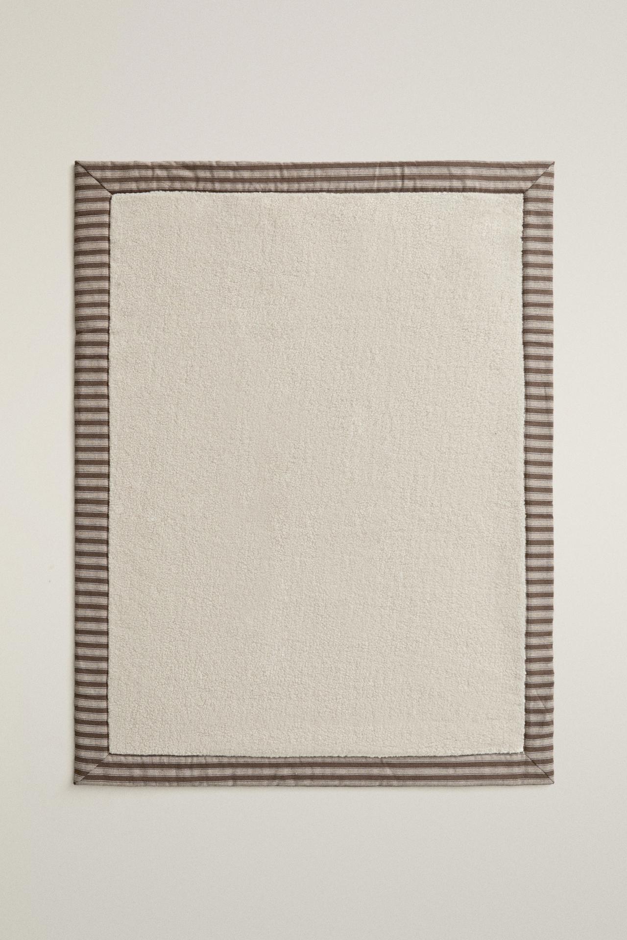 STRIPED FAUX SHEARLING PET BLANKET — Brown