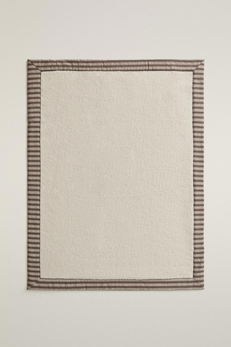 STRIPED FAUX SHEARLING PET BLANKET — Brown