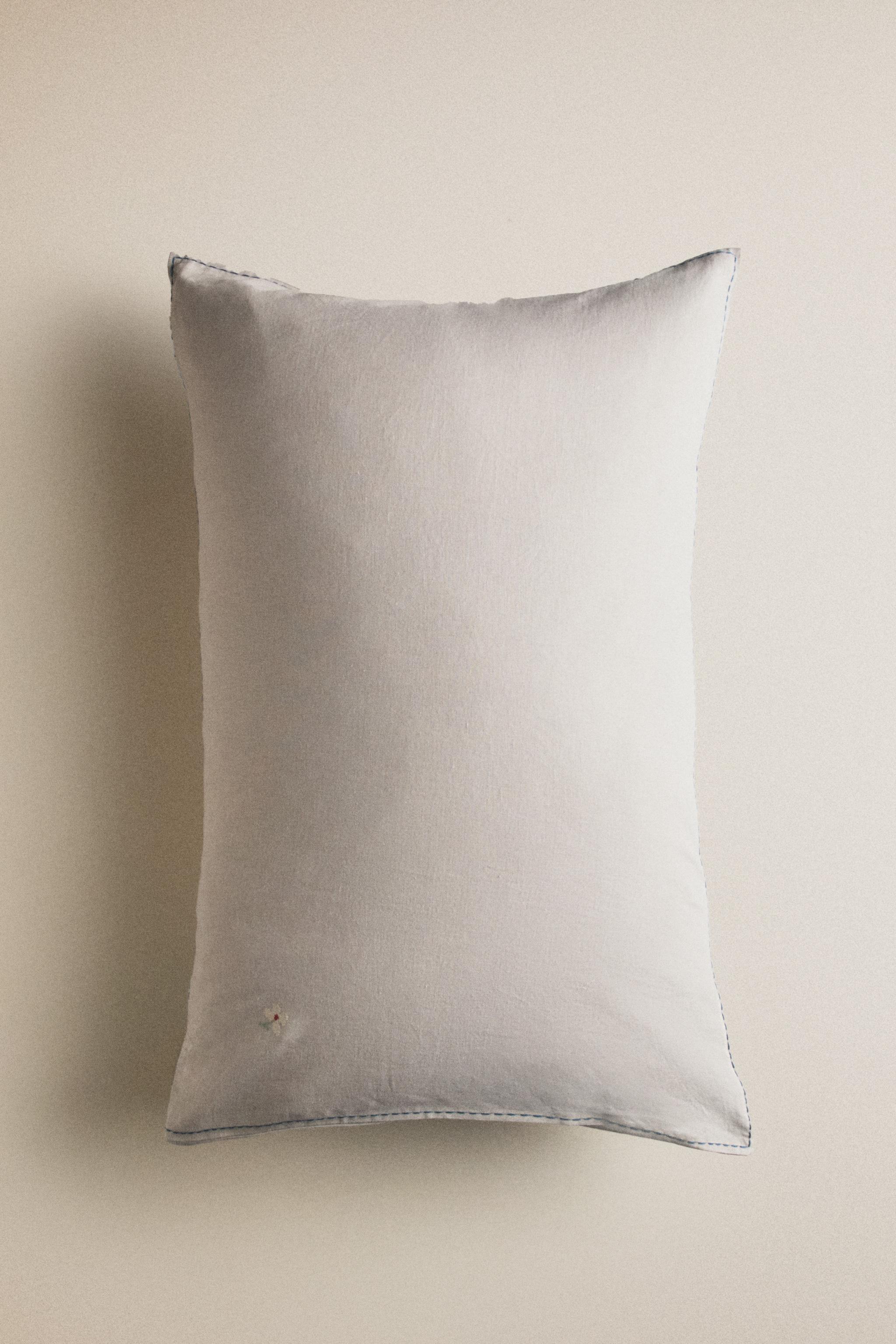 KIDS' FLORAL AND STRIPE PILLOWCASE — Grayish