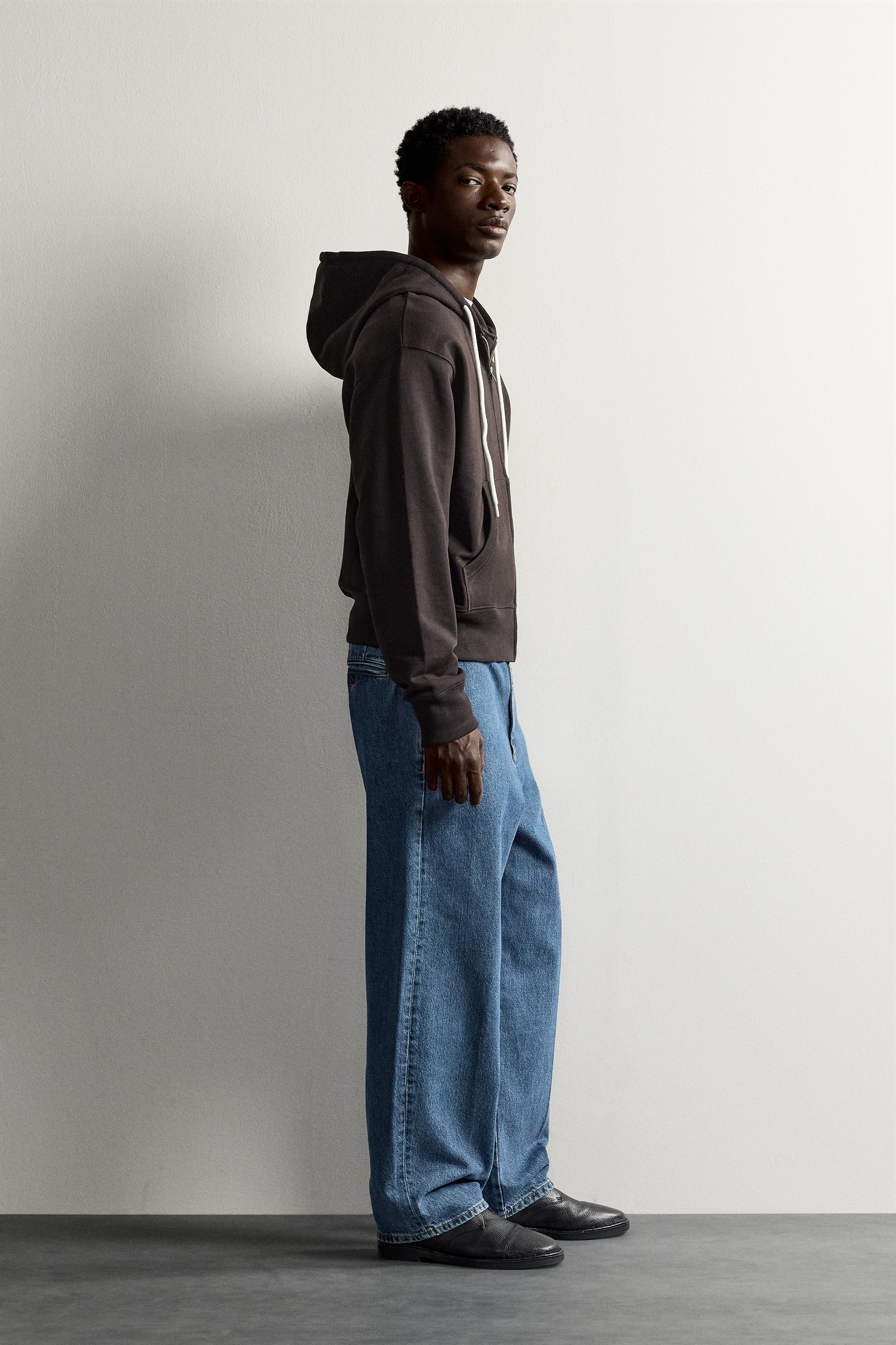 REGULAR FIT ZIP-UP HOODIE