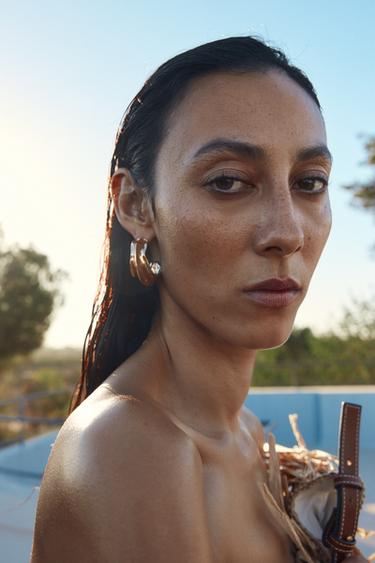 EMBOSSED HOOP EARRING - Golden by Zara - Image 0