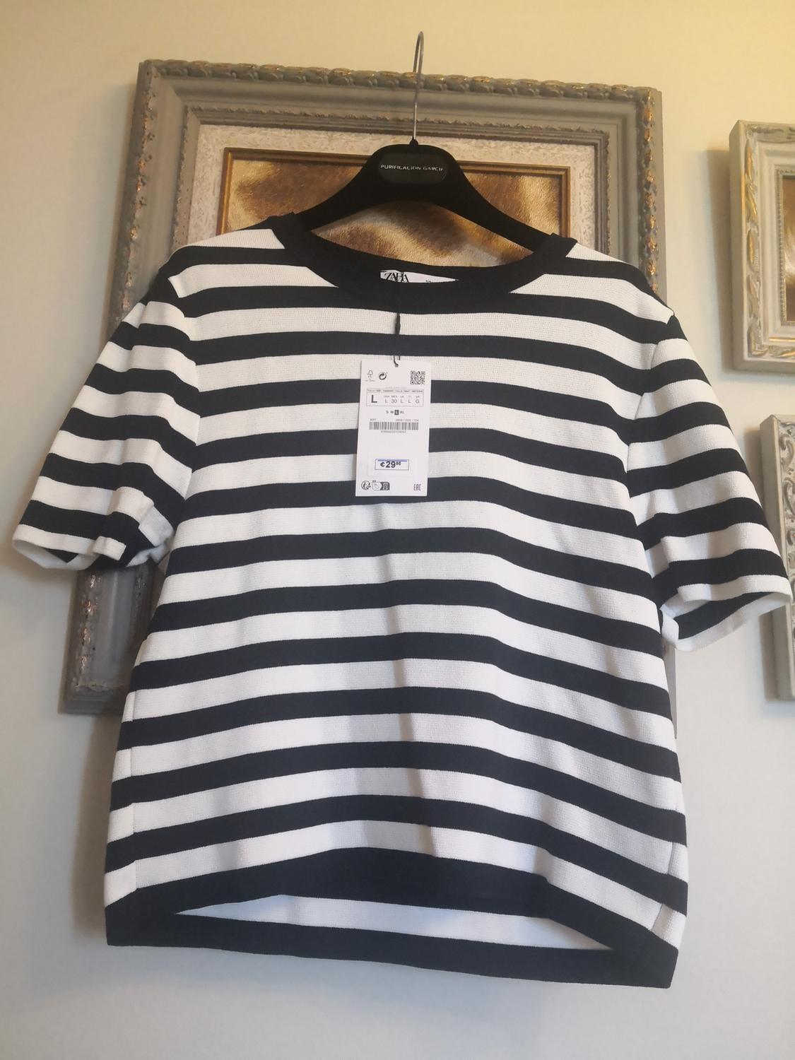 STRIPED KNIT TOP