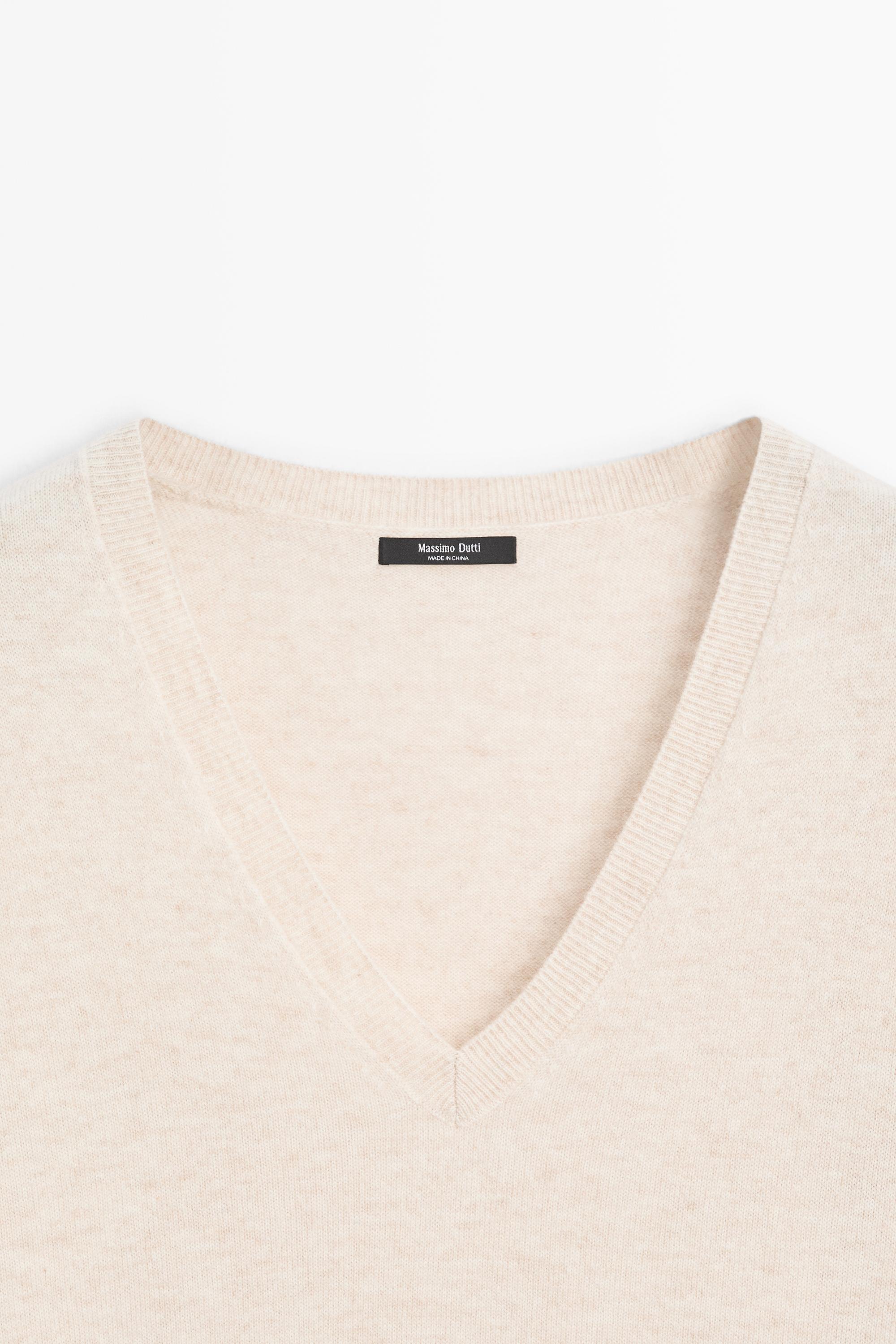 Pull à col en V maille de laine mélangée