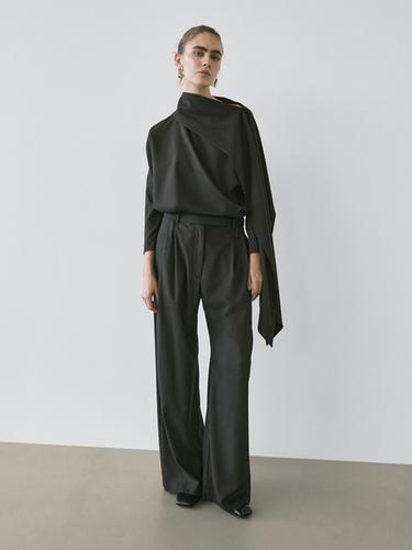 Blusa rayas detalle capa - STUDIO - Negro de Zara - Imagen 0