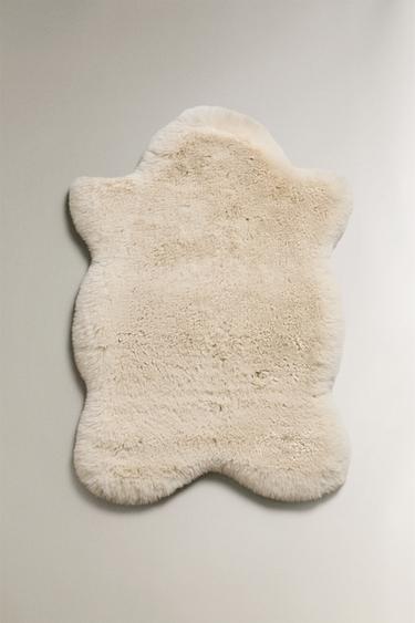 IRREGULAR FUZZY SMALL RUG - Ecru by Zara