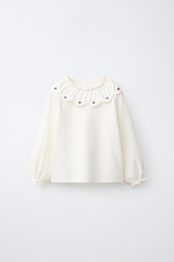 CAMISETA COM GOLA BORDADA DE FLORES - Cru da Zara - Imagem 0