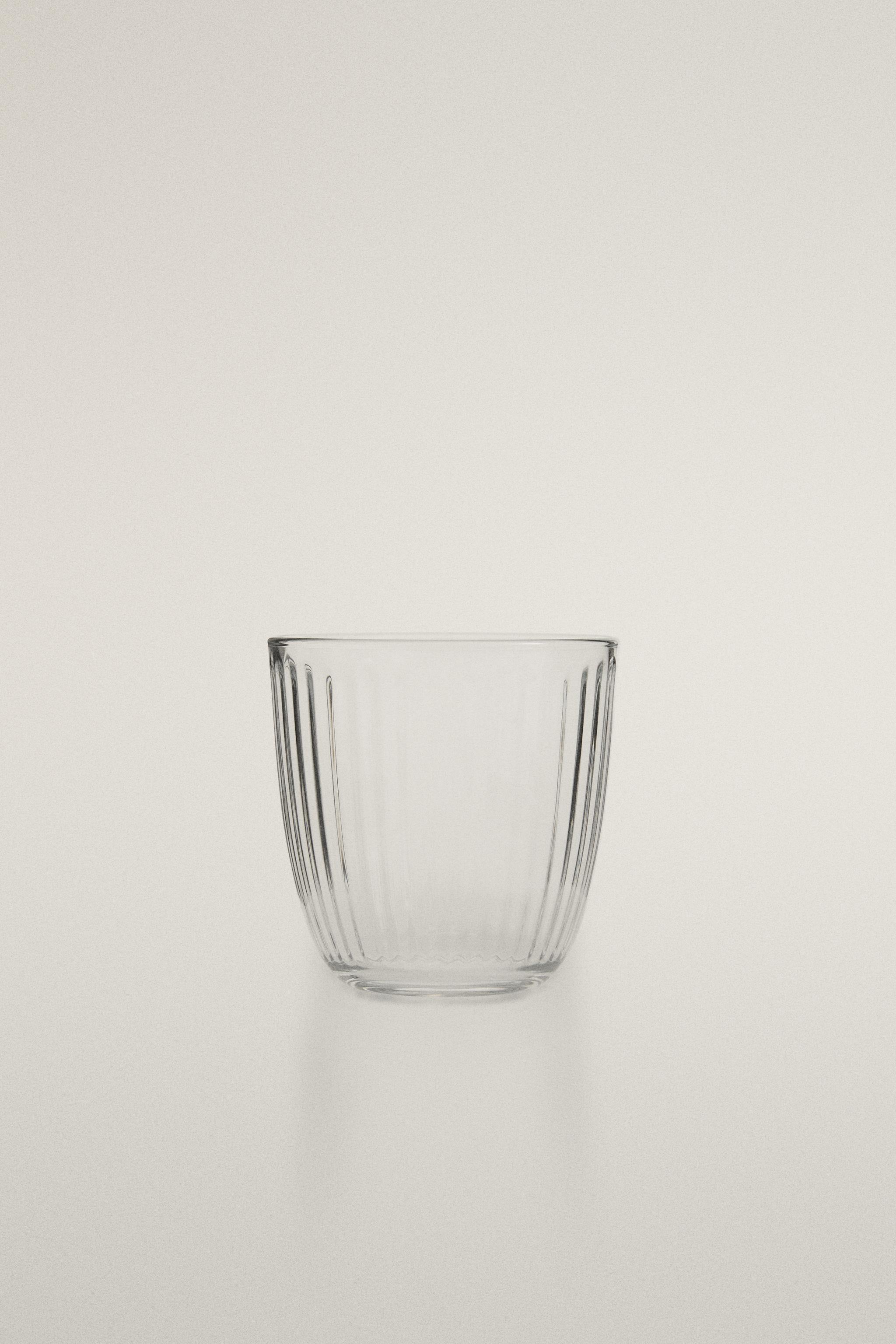 LINEAR-DESIGN GLASS TUMBLER — Transparent