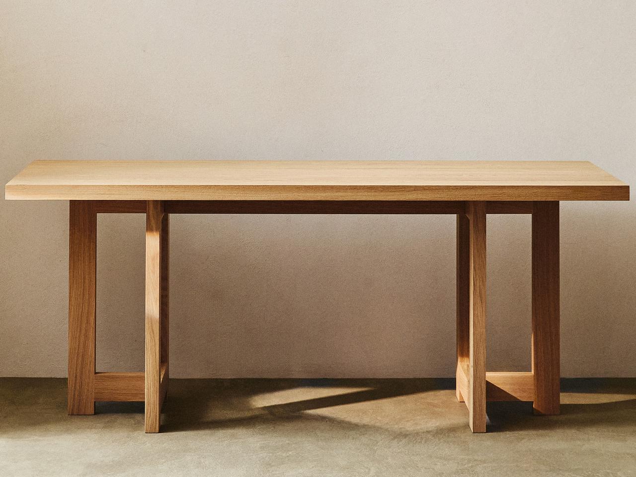 DESK 01 — Light beige