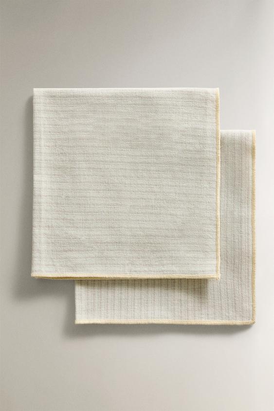 CONJUNTO DE GUARDANAPOS LISTRADOS COM OVERLOCK (CONJUNTO DE 2) - ESVERDEADO da Zara - Imagem 0